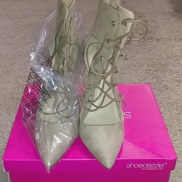 "BRAND NEW" Tan heel "Latie" - Picture 2 of 3